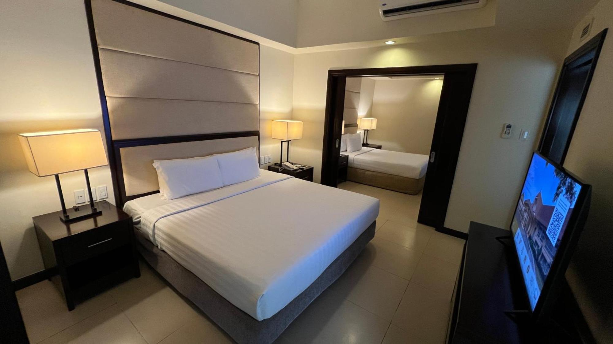 โรงแรมทาลวิสต้า Tagaytay City ภายนอก รูปภาพ A bedroom at the hotel