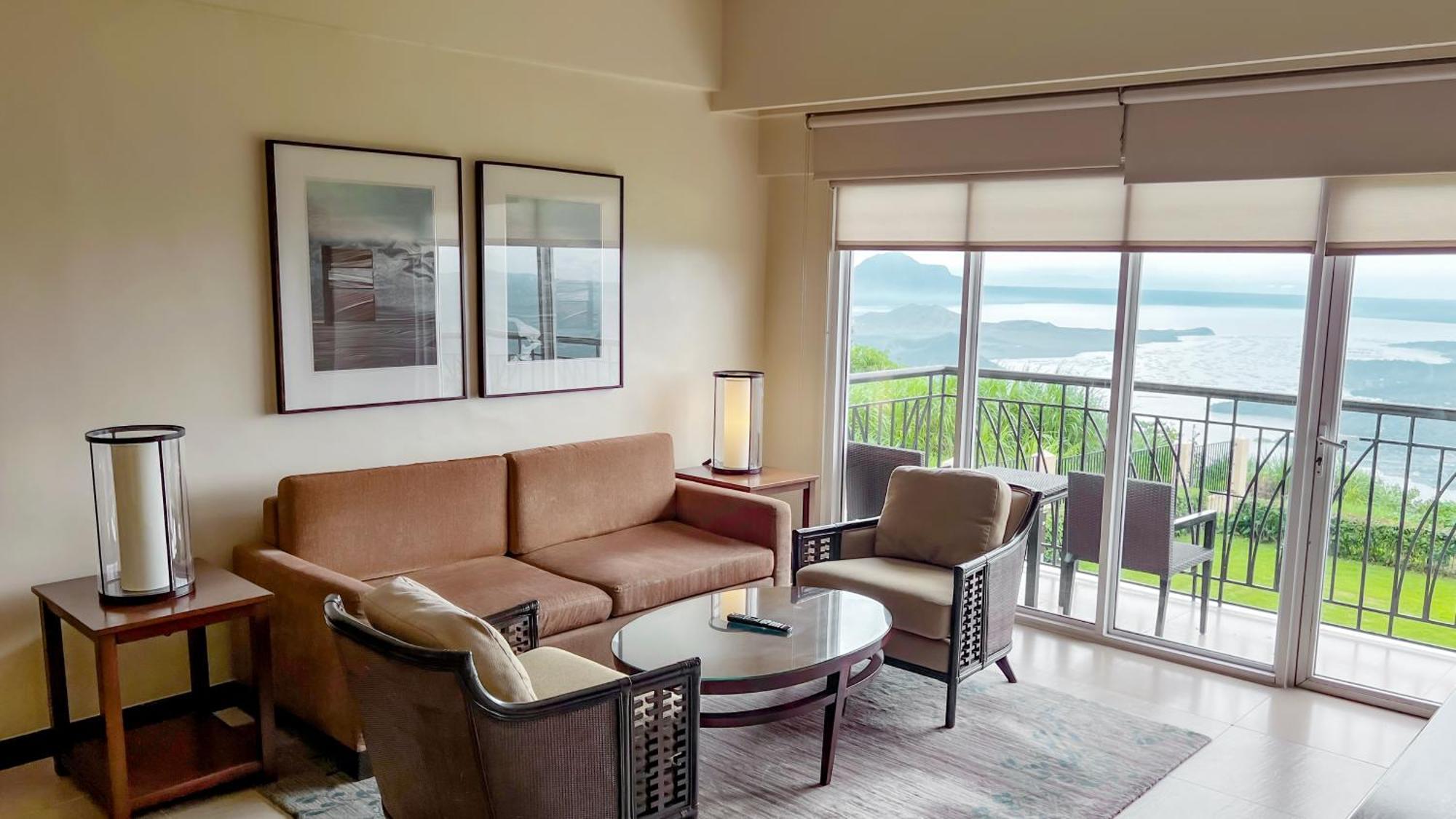 โรงแรมทาลวิสต้า Tagaytay City ภายนอก รูปภาพ Living room