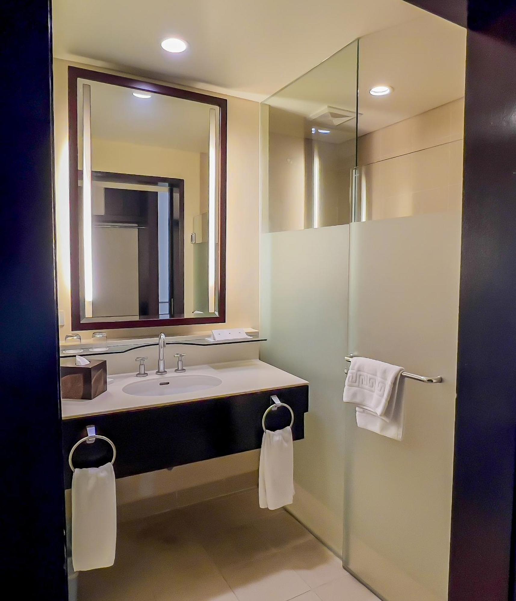 โรงแรมทาลวิสต้า Tagaytay City ภายนอก รูปภาพ Bathroom