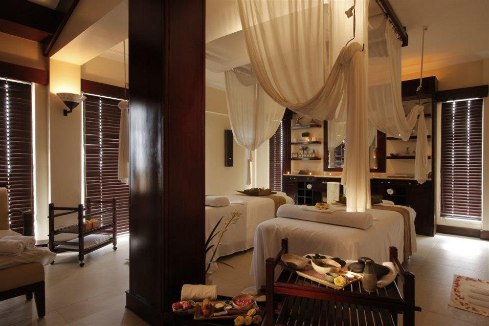 โรงแรมทาลวิสต้า Tagaytay City ภายนอก รูปภาพ A spa at the Four Seasons Resort, Seychelles